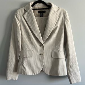 New York & Company Cream Suit, 6P